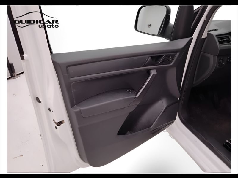 GuidiCar - VOLKSWAGEN INDUSTRIALI Caddy 2018 Caddy 2.0 tdi 75cv van business E6 Usato