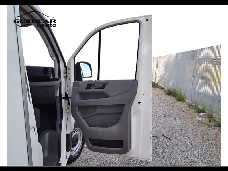 GuidiCar - VOLKSWAGEN INDUSTRIALI Crafter 2019 crafter 35 2.0 tdi 140cv tr.post. L3 cab Usato