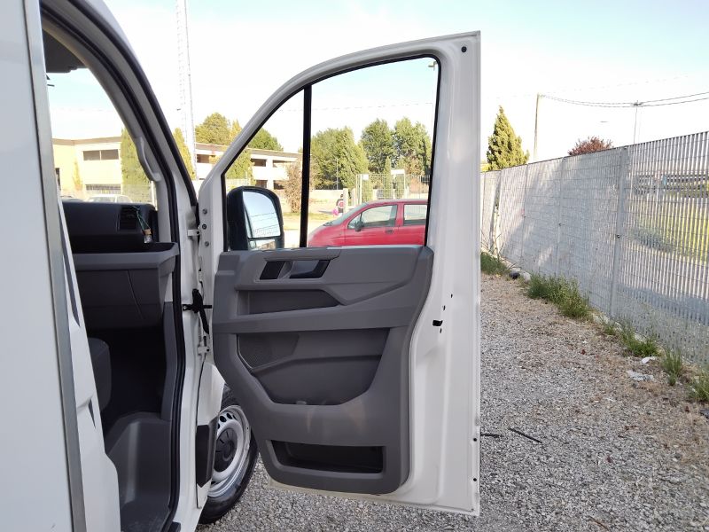 GuidiCar - VOLKSWAGEN INDUSTRIALI Crafter 2019 crafter 35 2.0 tdi 140cv tr.post. L3 cab Usato