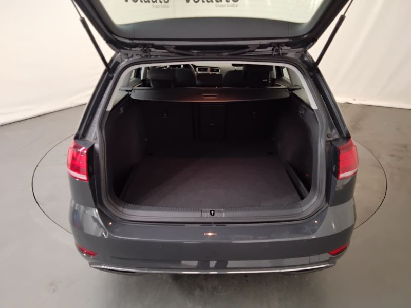 GuidiCar - VOLKSWAGEN Golf 2020 Golf Variant 1.5 tgi Business 130cv dsg Usato