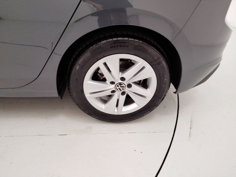 GuidiCar - VOLKSWAGEN Golf 2023 Golf 1.0 etsi evo Life 110cv dsg Usato