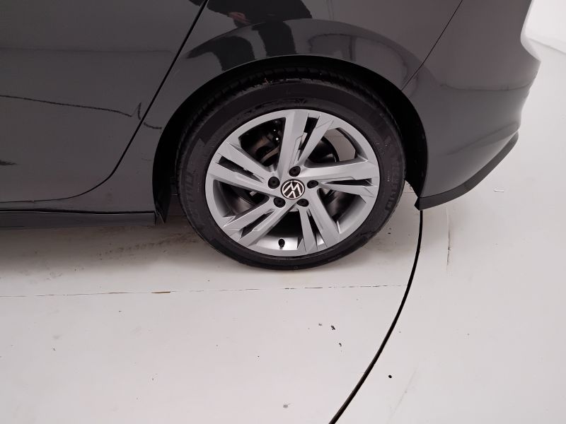 GuidiCar - VOLKSWAGEN Golf 2021 Golf 1.5 tsi evo act R-Line 130cv Usato