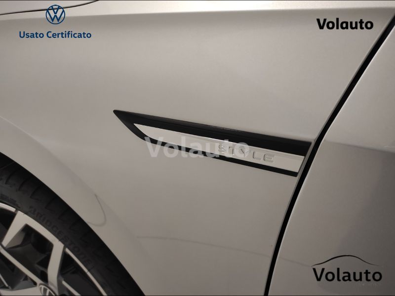 GuidiCar - VOLKSWAGEN Golf 2021 Golf Variant 2.0 tdi scr Style 115cv dsg Aziendale