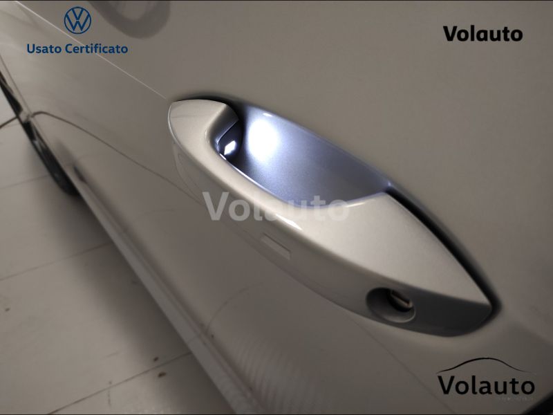 GuidiCar - VOLKSWAGEN Golf 2021 Golf Variant 2.0 tdi scr Style 115cv dsg Aziendale