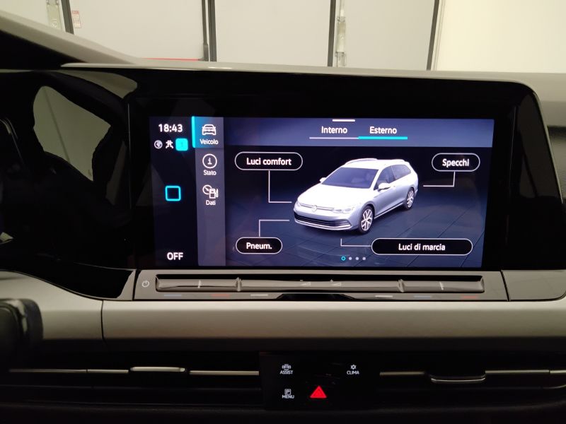 GuidiCar - VOLKSWAGEN Golf 2021 Golf Variant 1.0 etsi evo Life 110cv dsg Usato