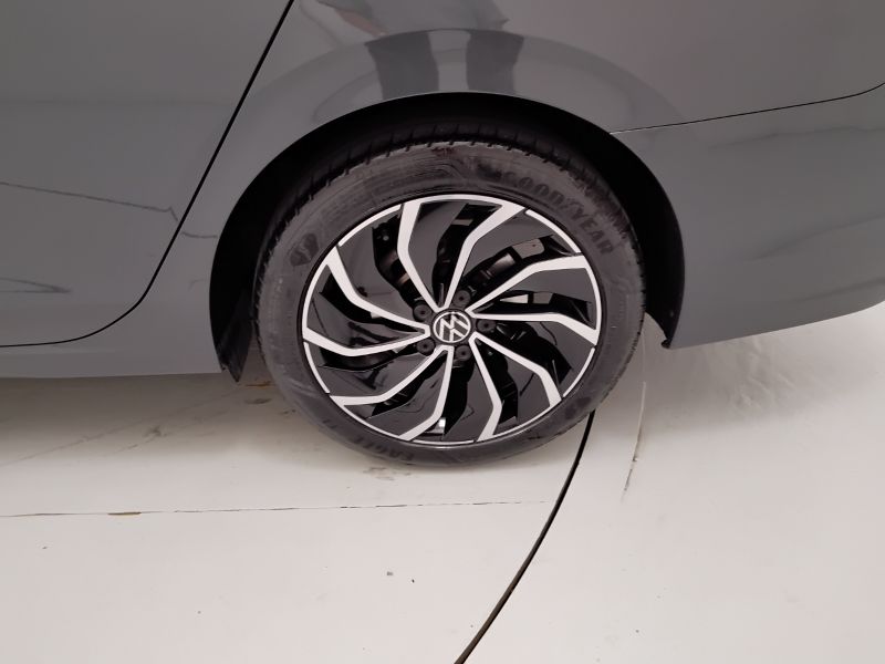 GuidiCar - VOLKSWAGEN Golf 2021 Golf Variant 1.0 etsi evo Life 110cv dsg Usato
