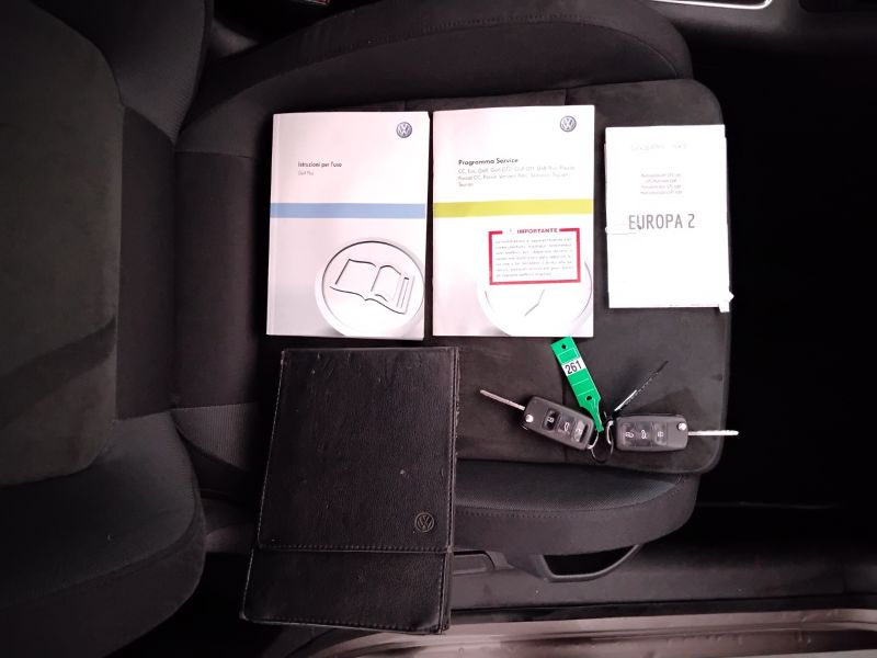 GuidiCar - VOLKSWAGEN Golf 2010 Golf Plus 1.6 Highline bi-fuel Usato