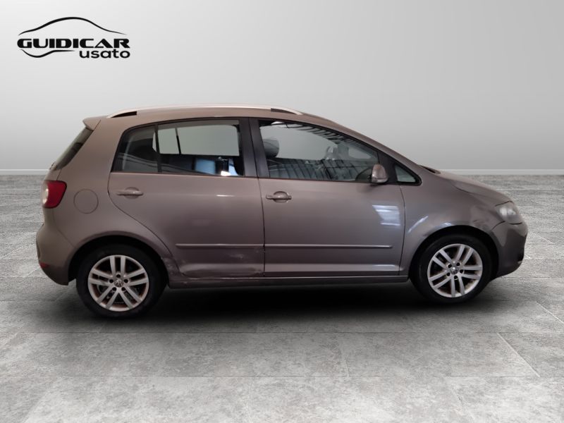 GuidiCar - VOLKSWAGEN Golf 2010 Golf Plus 1.6 Highline bi-fuel Usato