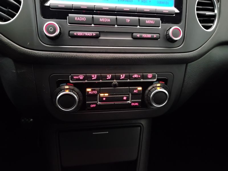 GuidiCar - VOLKSWAGEN Golf 2010 Golf Plus 1.6 Highline bi-fuel Usato