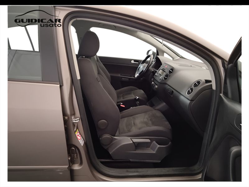 GuidiCar - VOLKSWAGEN Golf 2010 Golf Plus 1.6 Highline bi-fuel Usato