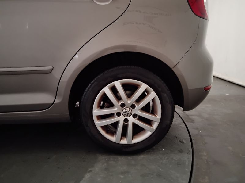 GuidiCar - VOLKSWAGEN Golf 2010 Golf Plus 1.6 Highline bi-fuel Usato