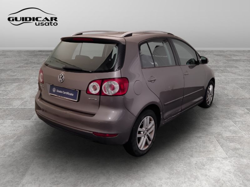 GuidiCar - VOLKSWAGEN Golf 2010 Golf Plus 1.6 Highline bi-fuel Usato