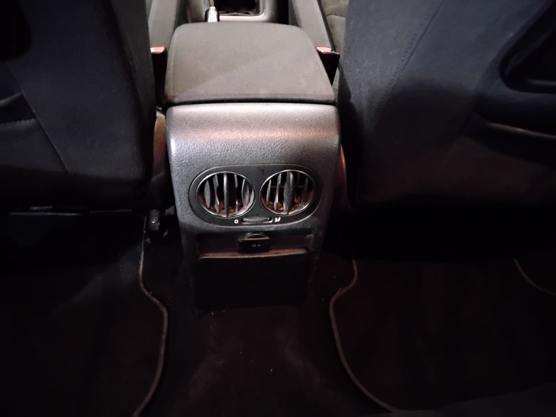 GuidiCar - VOLKSWAGEN Golf 2010 Golf Plus 1.6 Highline bi-fuel Usato