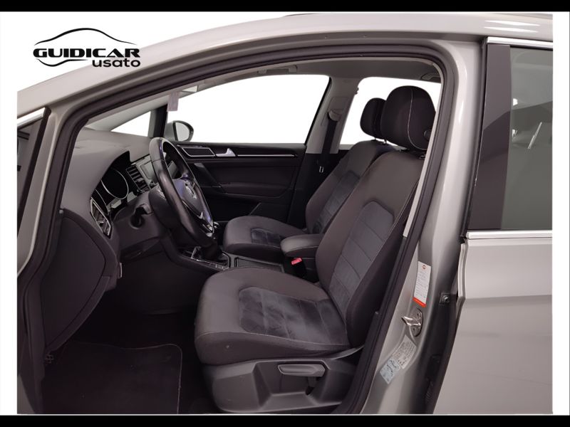 GuidiCar - VOLKSWAGEN Golf 2017 Golf Sportsvan 1.6 tdi Highline 115cv Usato
