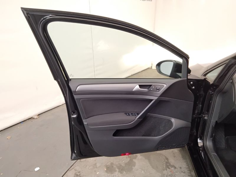 GuidiCar - VOLKSWAGEN Golf 2016 Golf 1.2 tsi Trendline 85cv 5p E6 Usato