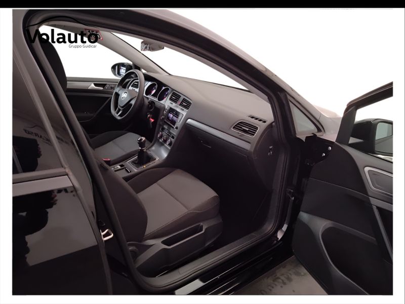 GuidiCar - VOLKSWAGEN Golf 2016 Golf 1.2 tsi Trendline 85cv 5p E6 Usato