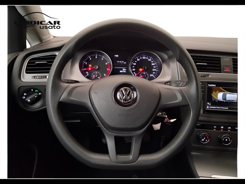 GuidiCar - VOLKSWAGEN Golf 2016 Golf 1.2 tsi Trendline 85cv 5p E6 Usato