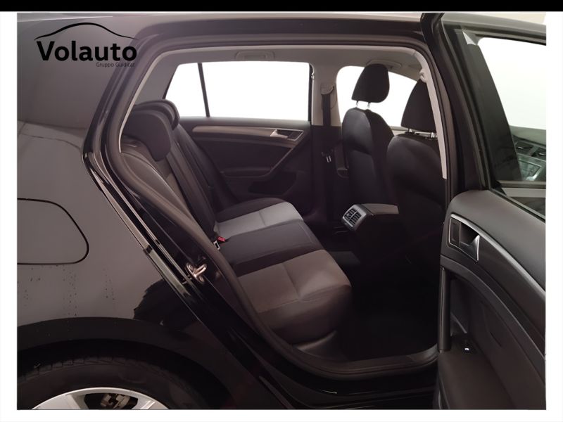 GuidiCar - VOLKSWAGEN Golf 2016 Golf 1.2 tsi Trendline 85cv 5p E6 Usato