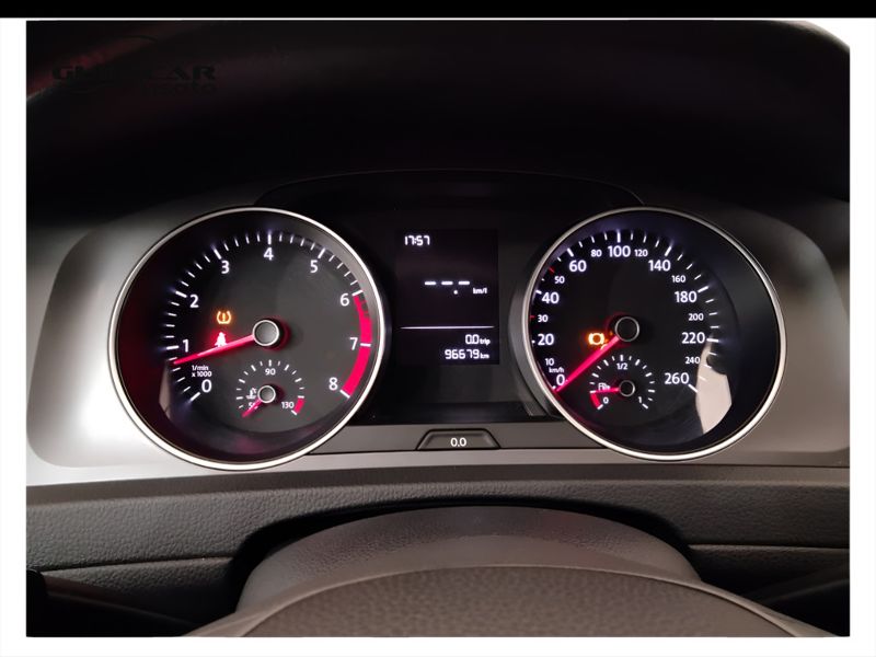 GuidiCar - VOLKSWAGEN Golf 2016 Golf 1.2 tsi Trendline 85cv 5p E6 Usato