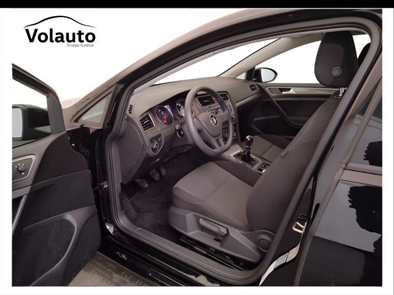 GuidiCar - VOLKSWAGEN Golf 2016 Golf 1.2 tsi Trendline 85cv 5p E6 Usato