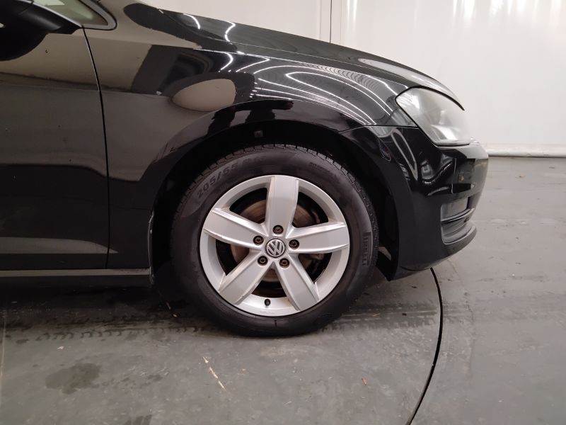 GuidiCar - VOLKSWAGEN Golf 2016 Golf 1.2 tsi Trendline 85cv 5p E6 Usato