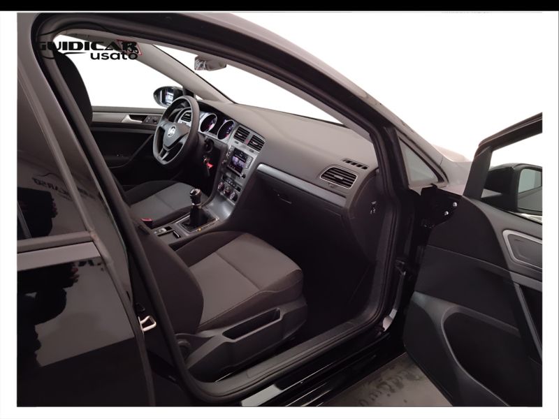 GuidiCar - VOLKSWAGEN Golf 2016 Golf 1.2 tsi Trendline 85cv 5p E6 Usato