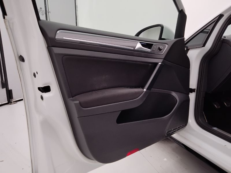 GuidiCar - VOLKSWAGEN Golf 2019 Golf 5p 1.0 tsi Sport 115cv Usato