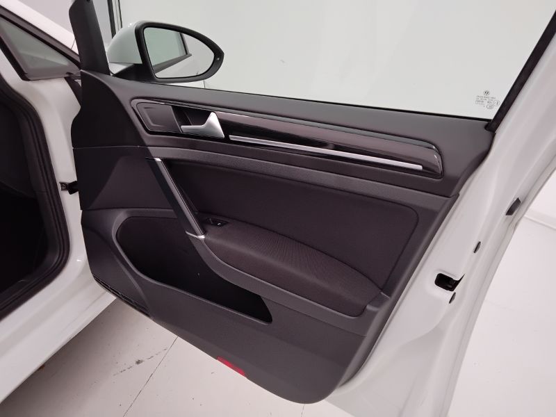 GuidiCar - VOLKSWAGEN Golf 2019 Golf 5p 1.5 tgi Executive 130cv dsg Usato