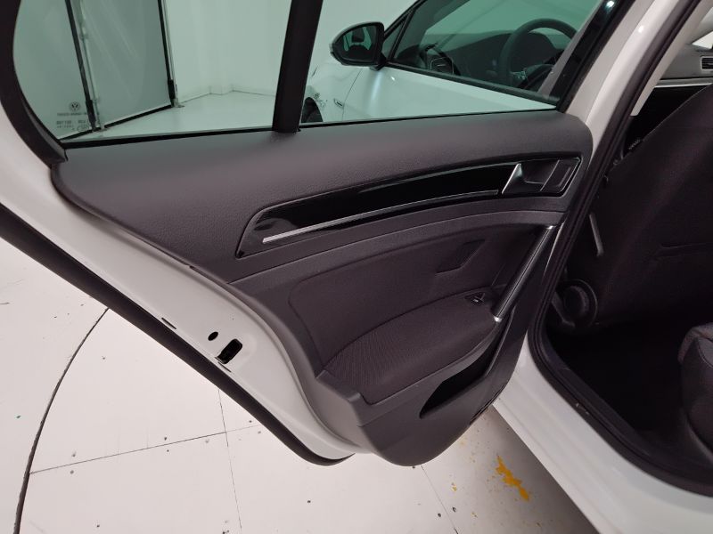 GuidiCar - VOLKSWAGEN Golf 2019 Golf 5p 1.5 tgi Executive 130cv dsg Usato