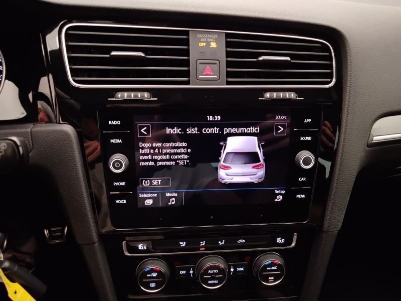 GuidiCar - VOLKSWAGEN Golf 2018 Golf 5p 1.5 tsi Sport 150cv Usato