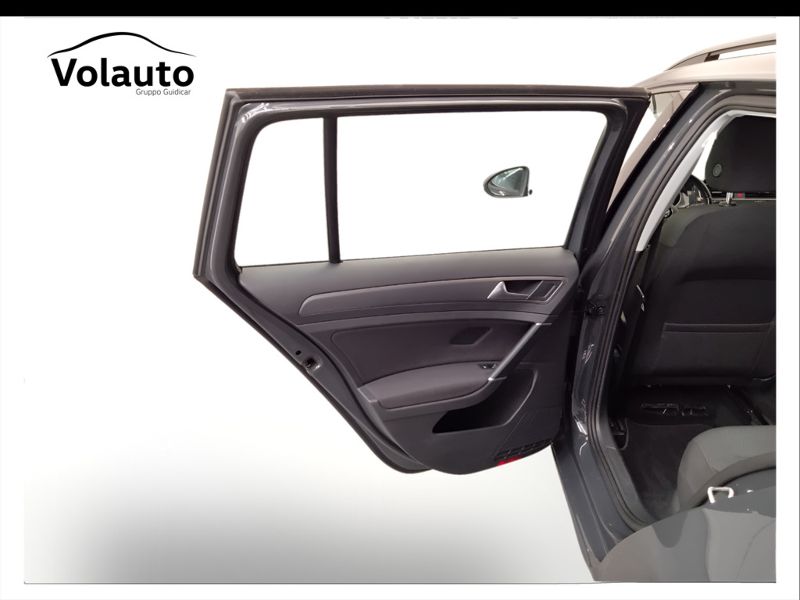 GuidiCar - VOLKSWAGEN Golf 2020 Golf Variant 1.5 tgi Business 130cv dsg Usato