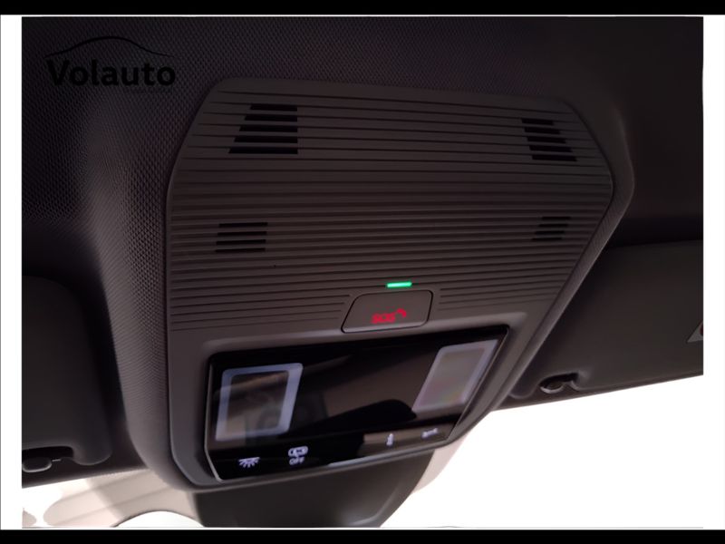 GuidiCar - VOLKSWAGEN Golf 2021 Golf Variant 1.0 etsi evo Life 110cv dsg Usato