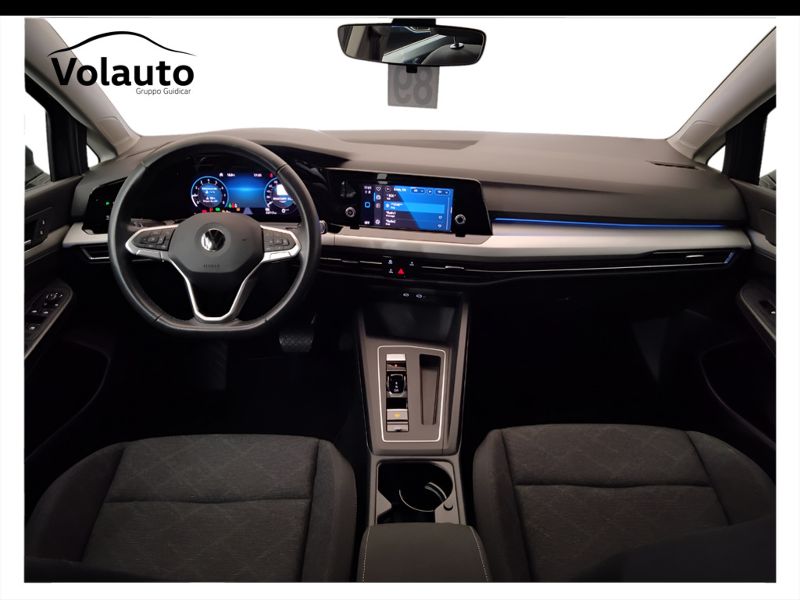 GuidiCar - VOLKSWAGEN Golf 2021 Golf Variant 1.0 etsi evo Life 110cv dsg Usato