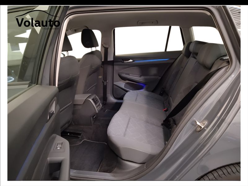 GuidiCar - VOLKSWAGEN Golf 2021 Golf Variant 1.0 etsi evo Life 110cv dsg Usato