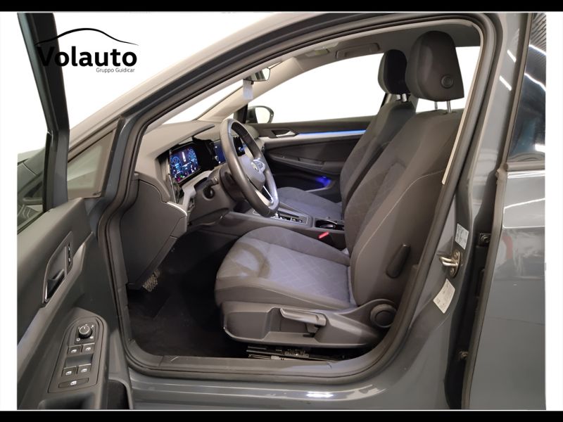 GuidiCar - VOLKSWAGEN Golf 2021 Golf Variant 1.0 etsi evo Life 110cv dsg Usato
