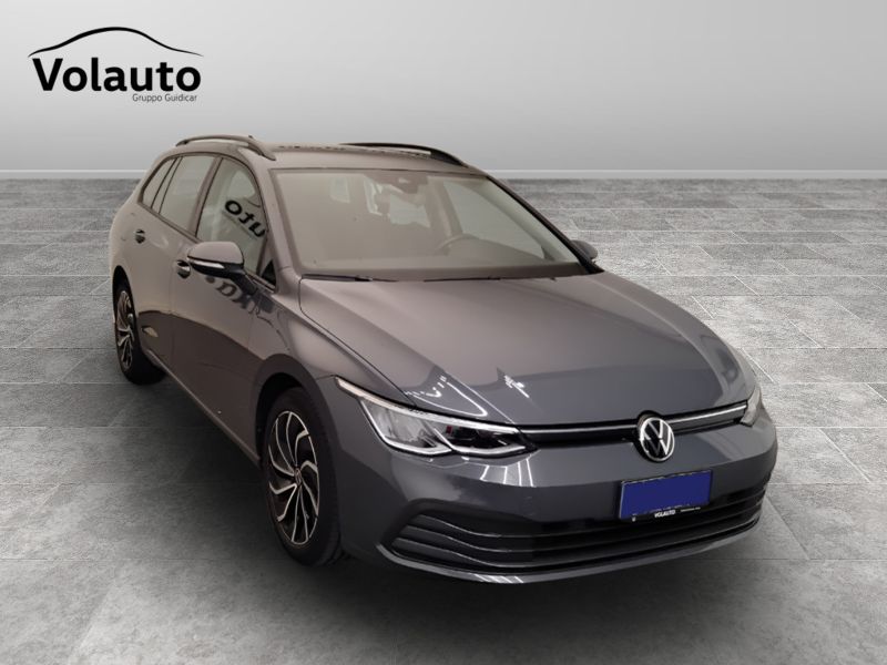 GuidiCar - VOLKSWAGEN Golf 2021 Golf Variant 1.0 etsi evo Life 110cv dsg Usato