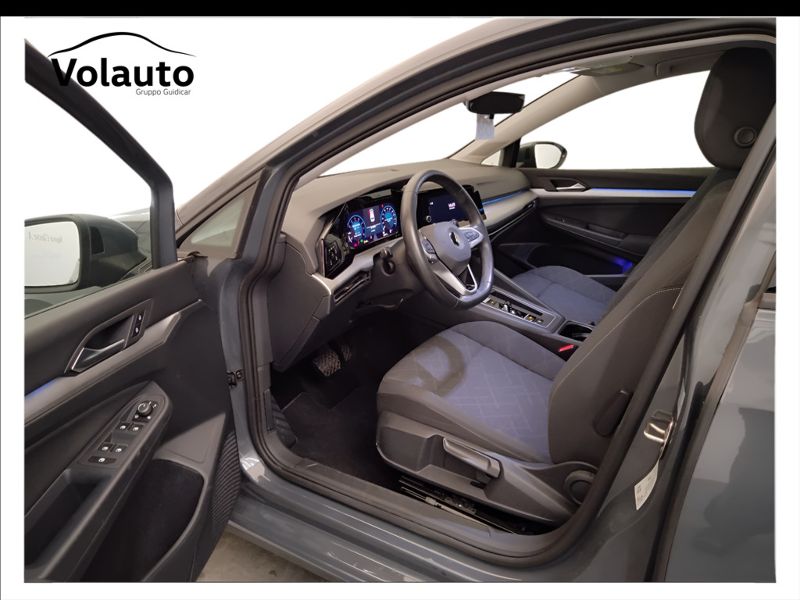 GuidiCar - VOLKSWAGEN Golf 2021 Golf Variant 1.0 etsi evo Life 110cv dsg Usato