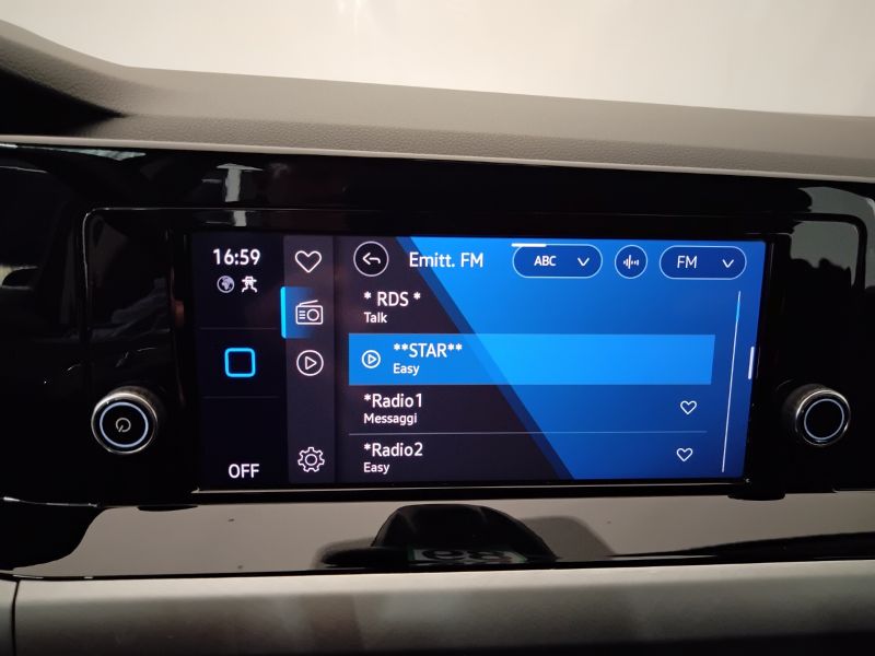 GuidiCar - VOLKSWAGEN Golf 2021 Golf Variant 1.0 etsi evo Life 110cv dsg Usato