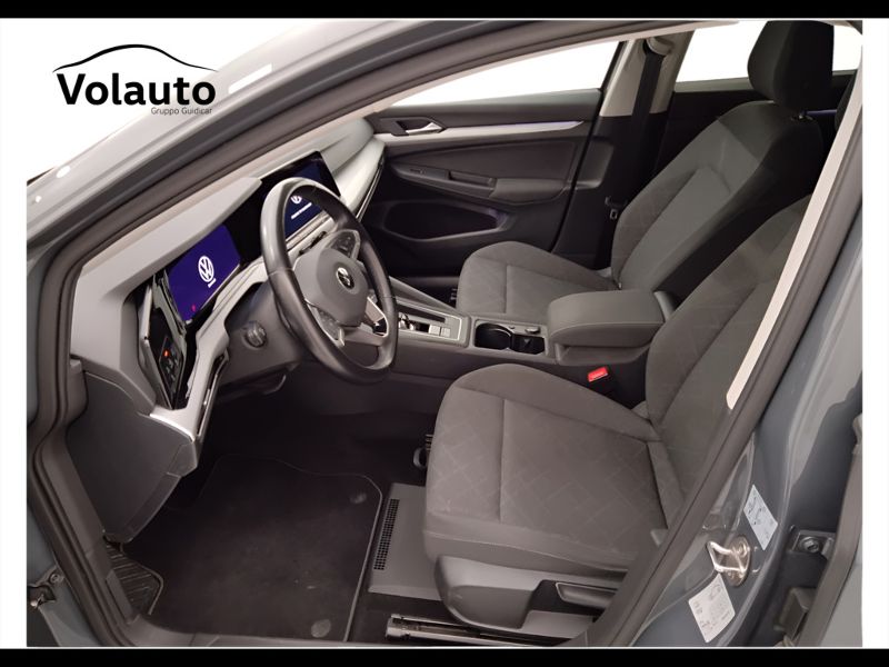 GuidiCar - VOLKSWAGEN Golf 2021 Golf Variant 1.0 etsi evo Life 110cv dsg Usato