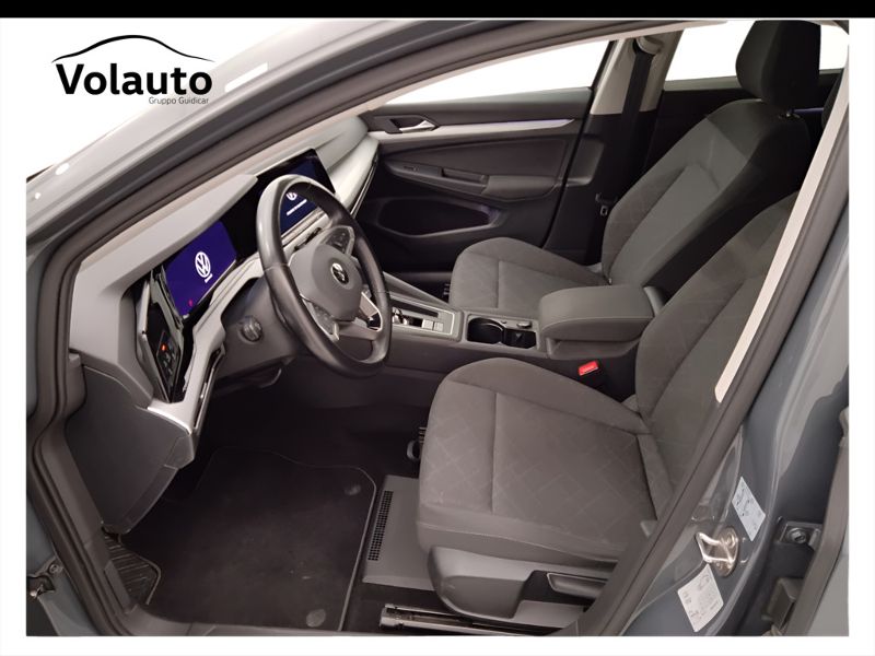 GuidiCar - VOLKSWAGEN Golf 2021 Golf Variant 1.0 etsi evo Life 110cv dsg Usato