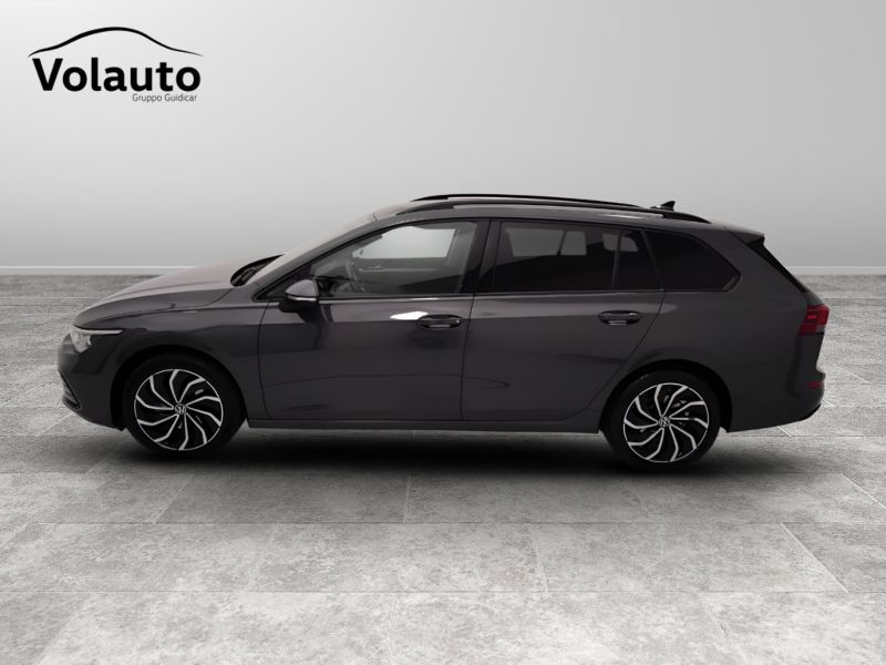 GuidiCar - VOLKSWAGEN Golf 2021 Golf Variant 1.0 etsi evo Life 110cv dsg Usato