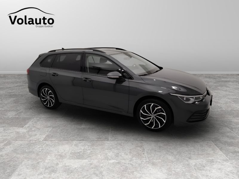 GuidiCar - VOLKSWAGEN Golf 2021 Golf Variant 1.0 etsi evo Life 110cv dsg Usato