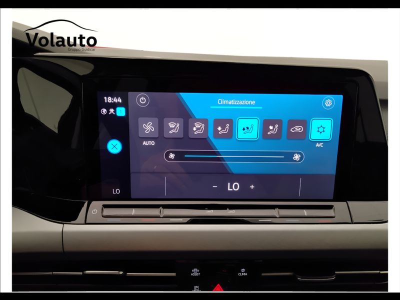 GuidiCar - VOLKSWAGEN Golf 2021 Golf Variant 1.0 etsi evo Life 110cv dsg Usato