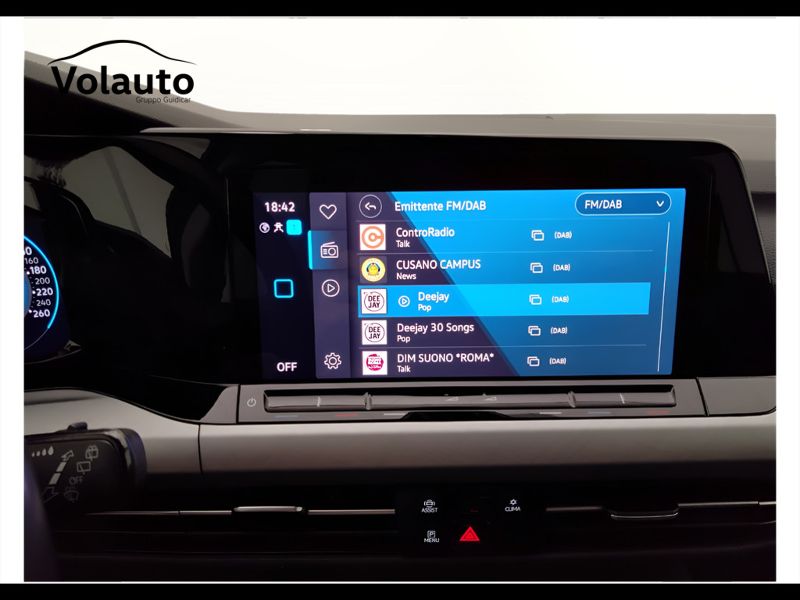 GuidiCar - VOLKSWAGEN Golf 2021 Golf Variant 1.0 etsi evo Life 110cv dsg Usato