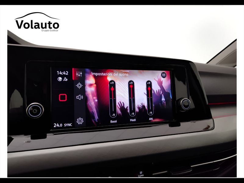 GuidiCar - VOLKSWAGEN Golf 2021 Golf 1.0 etsi evo Life 110cv dsg Usato