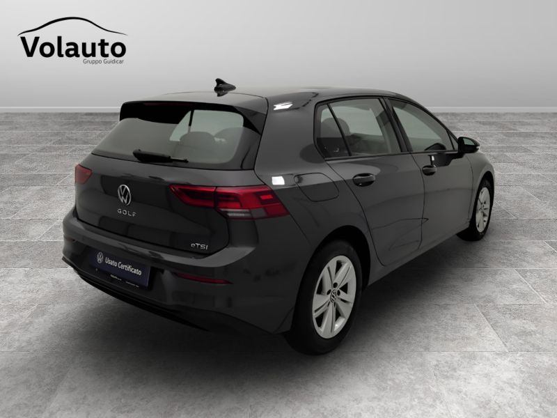 GuidiCar - VOLKSWAGEN Golf 2021 Golf 1.0 etsi evo Life 110cv dsg Usato