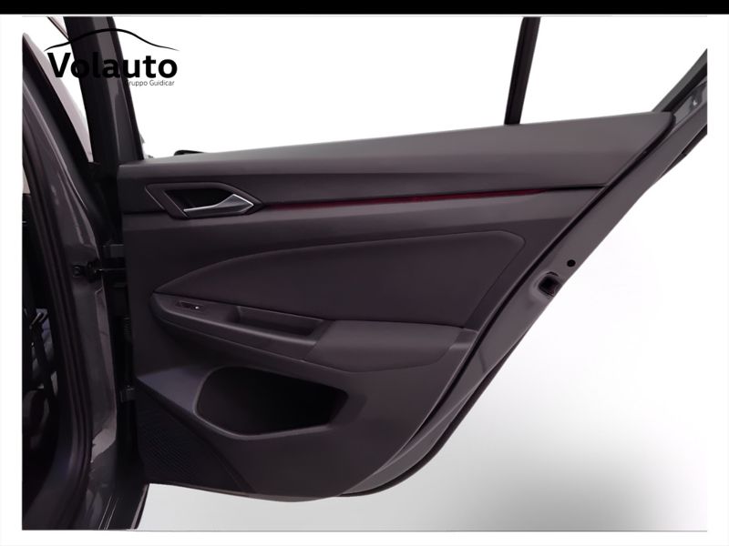 GuidiCar - VOLKSWAGEN Golf 2021 Golf 1.0 etsi evo Life 110cv dsg Usato