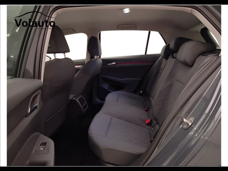 GuidiCar - VOLKSWAGEN Golf 2021 Golf 1.0 etsi evo Life 110cv dsg Usato