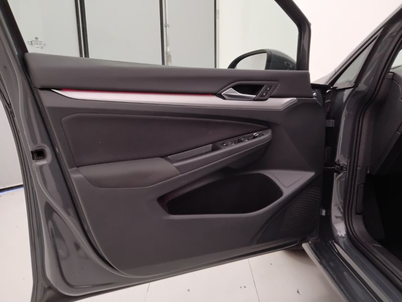 GuidiCar - VOLKSWAGEN Golf 2021 Golf 1.0 etsi evo Life 110cv dsg Usato