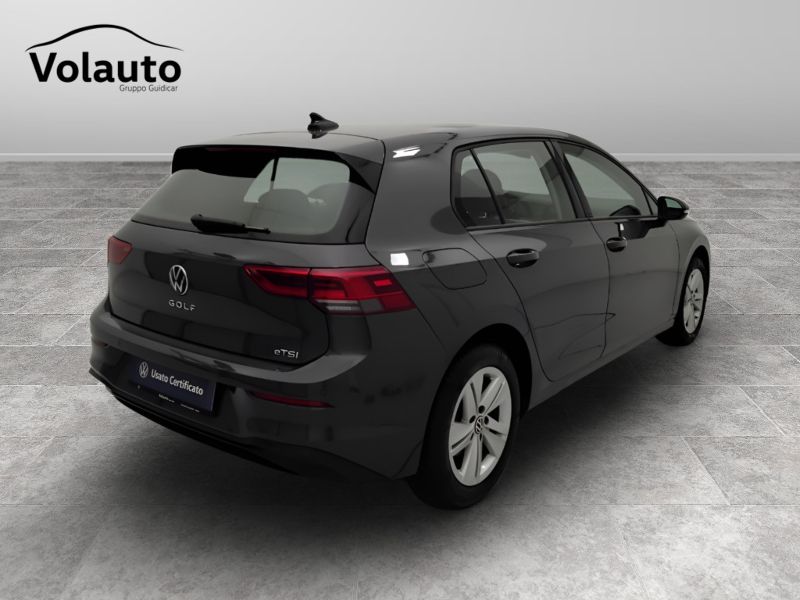 GuidiCar - VOLKSWAGEN Golf 2021 Golf 1.0 etsi evo Life 110cv dsg Usato